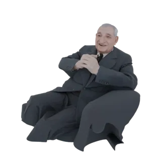 Modello 3D di un uomo anziano in abito scuro seduto comodamente su una poltrona scura, sorridente.