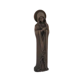 Modèle 3D d'une statue de la Vierge Marie douloureuse avec un nimbe, mains croisées, portant une robe à capuche.