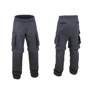 Viste frontale e posteriore di un modello 3D grigio scuro di pantaloni cargo con design a strati e tasche multiple.
