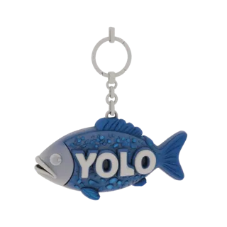 3D-Modell eines blauen Fisch-Schlüsselanhängers mit YOLO, mit silbernem Schlüsselring