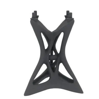 Una struttura di supporto geometrica astratta grigio scuro con elementi fluidi intrecciati e un design complesso e aperto, re