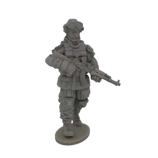 3D-Modell eines modernen Soldaten in taktischer Ausrüstung, der ein Sturmgewehr hält, mit einem ukrainischen Dreizack-Emblem