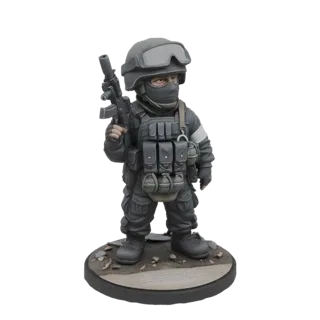 Modellino 3D di un soldatino chibi in tenuta tattica, con fucile e granate, su base texturizzata.