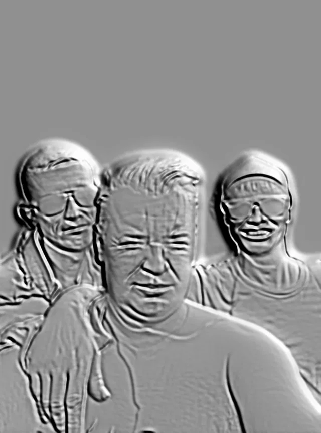 Modèle 3D bas-relief "Trois Amis", montrant trois hommes de profil et de face, avec un bras sur l'épaule.