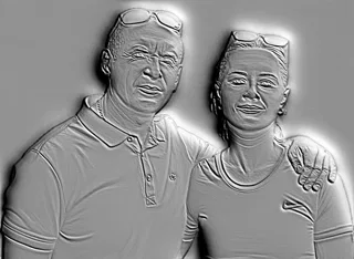 Modello 3D di bassorilievo "Coppia" con occhiali, raffigurante un uomo e una donna in piedi uno accanto all'altro.