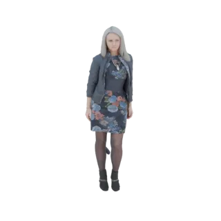 Modello 3D di una donna elegante con capelli biondi, che indossa un abito floreale e un blazer grigio, in piedi.