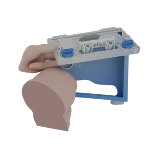 Renderização 3D de cabeça e mão de simulador médico, mostrando um modelo de cabeça realista com uma mão posicionada em um dis