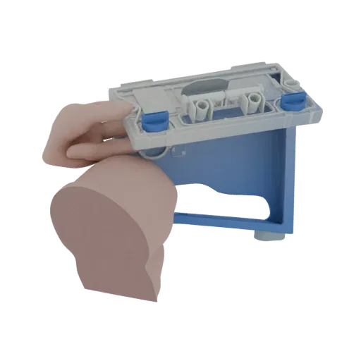 3D-Render eines medizinischen Trainingskopf- und Hand-Rigs, der ein realistisches Kopfmodell mit einer Hand auf einem blau-we