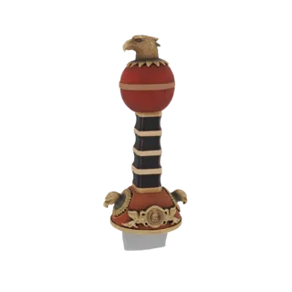 Modelo 3D de um cetro de fantasia com cabeça de águia, orbe vermelho e intrincados detalhes dourados sobre fundo branco.