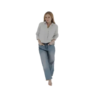 Modèle 3D d'une femme aux cheveux blonds, portant une chemise bleu clair et un jean bleu, debout, mains dans les poches.