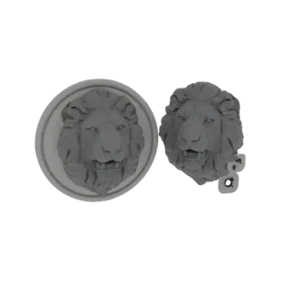 Renderizado de modelo 3D de una majestuosa cabeza de león en estilo de escultura de relieve, mostrada como una placa circular