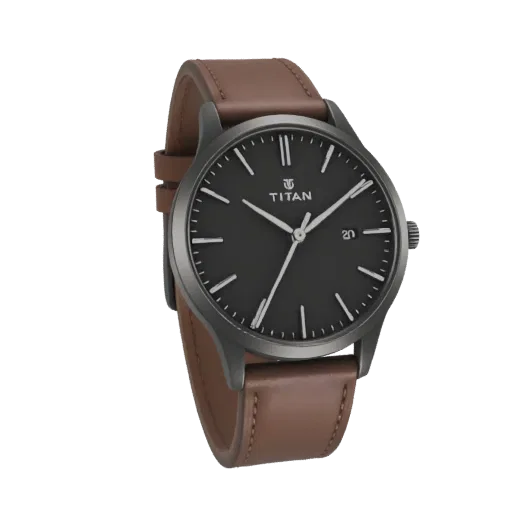 Modelo 3D de un reloj Titan para hombre con esfera negra, marcadores blancos y correa de cuero marrón, mostrado sobre un fond