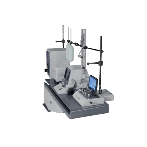 Modello 3D High Poly Nucleo Reattore Prototipo, rendering studio ravvicinato, mostra metallo pulito, dispositivi da banco.