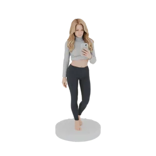 Modèle 3D d'une femme aux cheveux blonds portant un crop top gris à col roulé et un legging noir, tenant un smartphone pour p