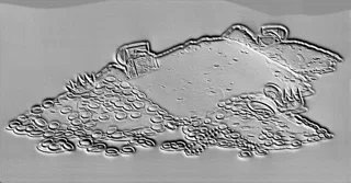 3D-Modell eines Basreliefs mit einem Haufen Goldmünzen, zwei Truhen und einer Krone, in Grau gerendert.