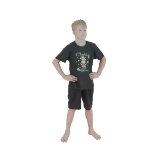 Modelo 3D de um jovem menino com cabelo loiro, vestindo uma camiseta gráfica escura e calções pretos, em pé com as mãos na ci