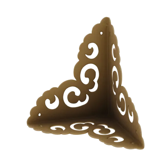 Un rendering 3D di una protezione angolare in stile vintage con intagli a filigrana ornati, mostrata da una prospettiva angol